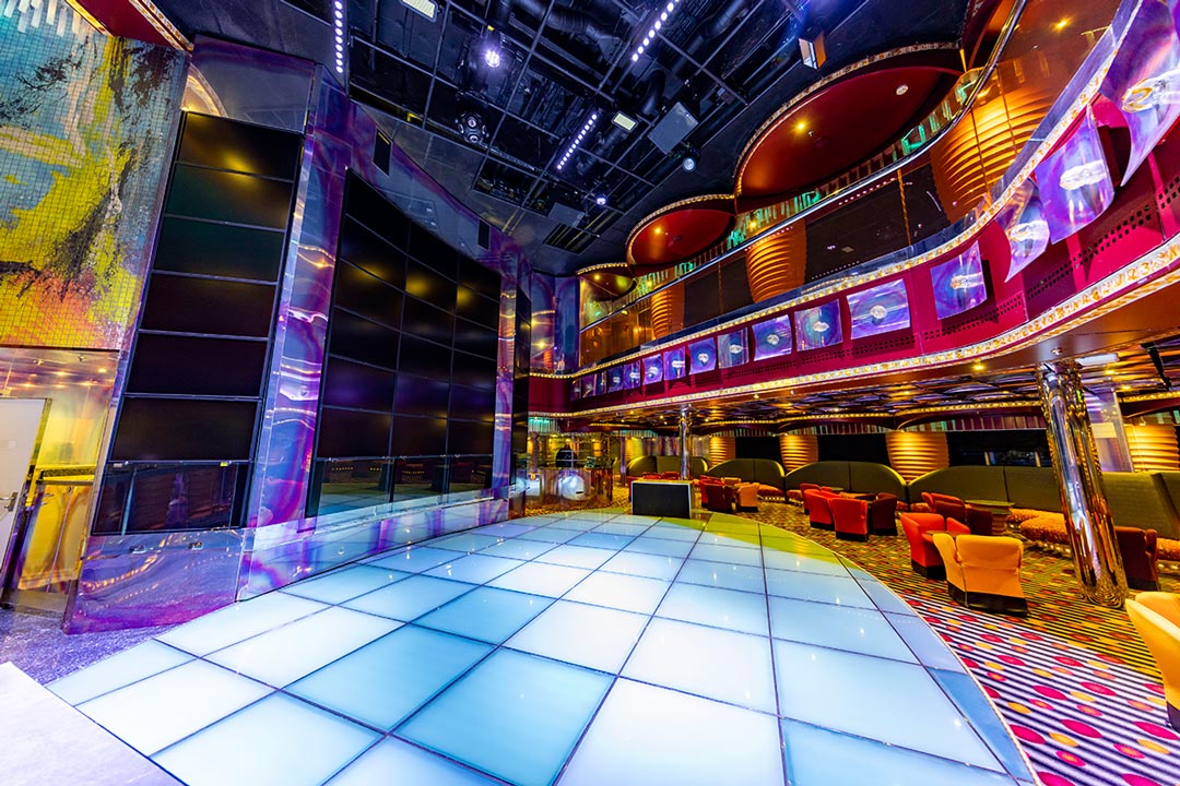 4-night-airlie-beach-from-brisbane-australia-carnival-luminosa